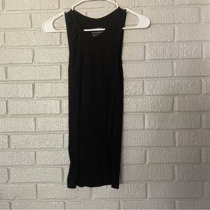 Comfneat Tank size M slim straight fit, long great for layering